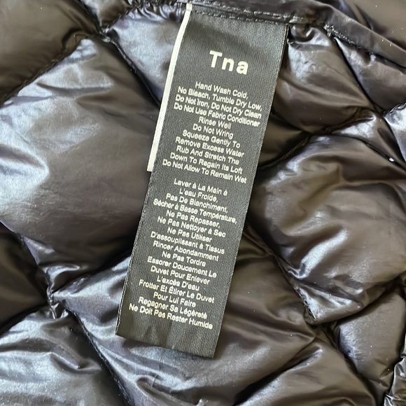 Brand new TNA Aritzia black bomber XS - Picture 6 of 7